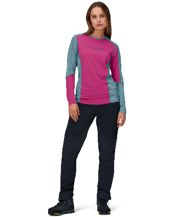 Norrøna 1822-22-1180-model-f.png